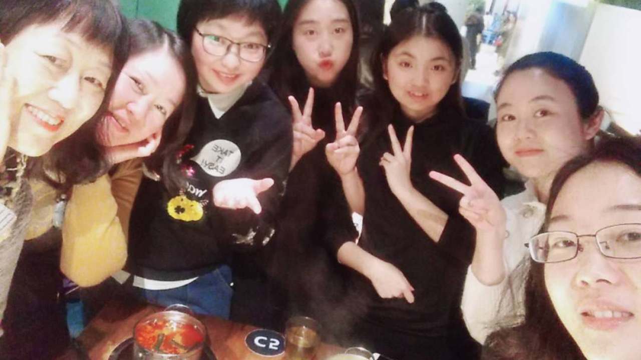 歡樂(lè)相聚