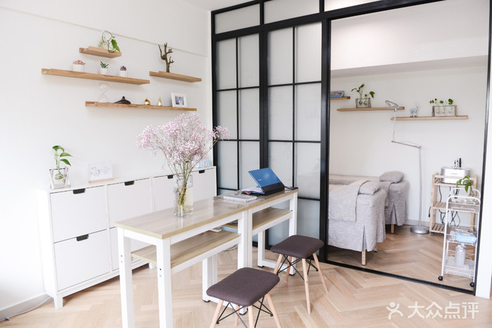 Viva La Vida半永久纹眉皮肤管理中心