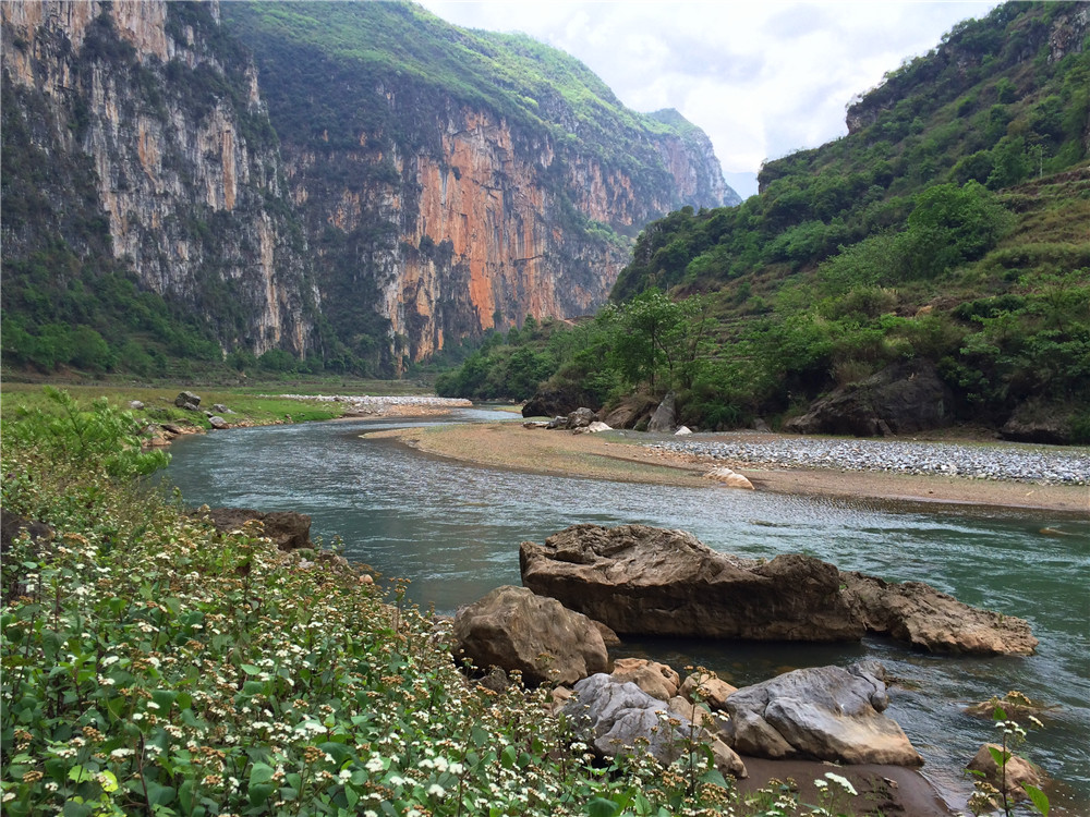 尼珠河大峡谷