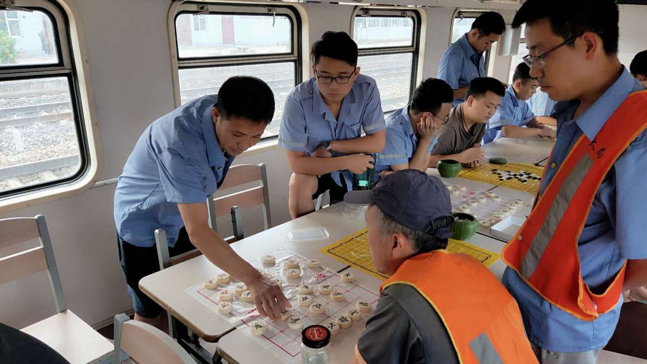 湖東清篩二車間“激情博弈，棋樂融融”棋類主題系列活動(dòng)。