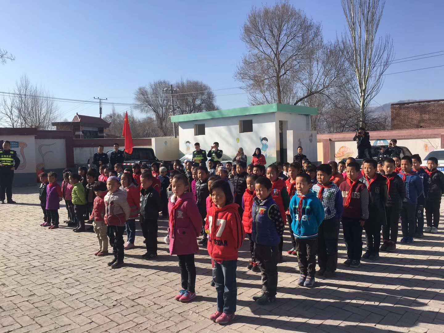 传承雷锋精神·关爱留守儿童