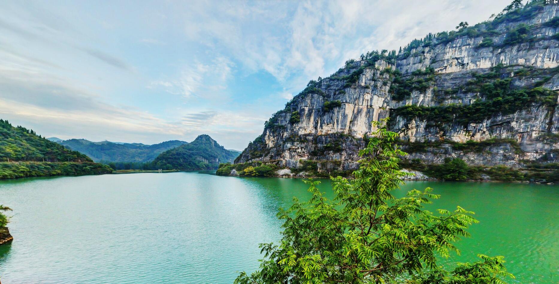 诗意 感受最独特的浪漫 一起说着悄悄话,畅谈未来和理想 我在湄江等你