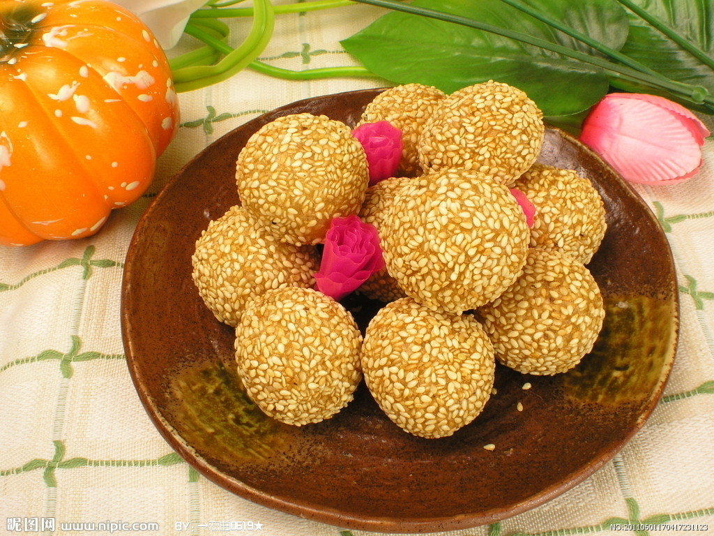 麻团 原价2元/个   促销价 1.6 元/个