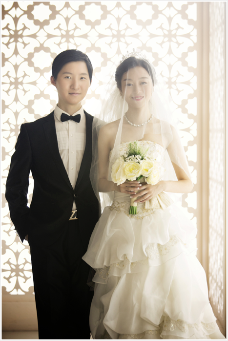 结 婚 啦 执子之手与子偕老 新郎:郑子舟 新娘:俞颖琼 郑子舟 俞颖琼 