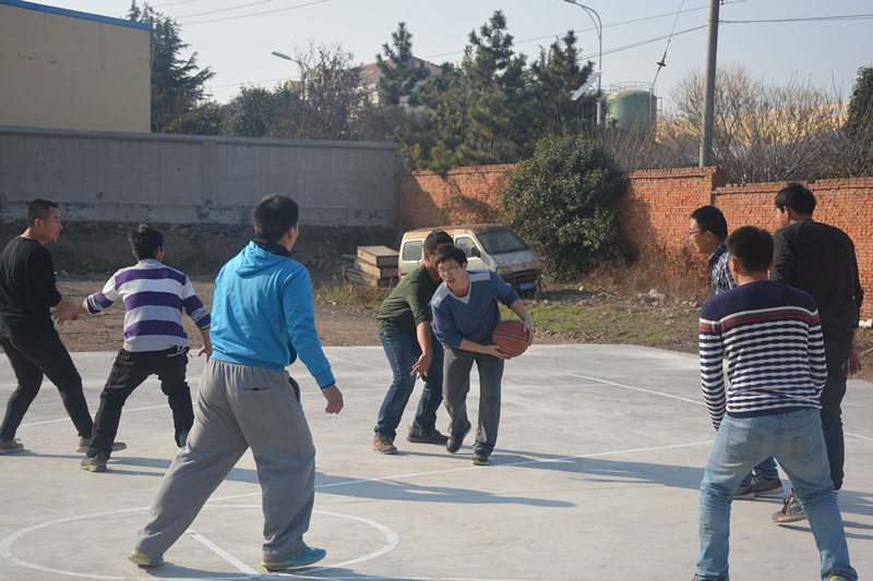 每一个陪伴,都是一件礼物  世间最美好的事情莫过于  我们所深爱着的