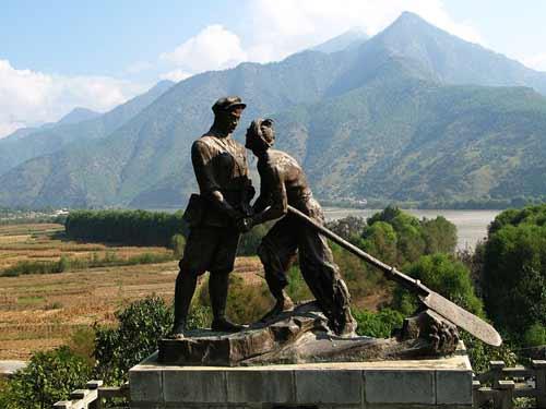 丽江玉龙县石鼓镇 红军长征渡口纪念碑