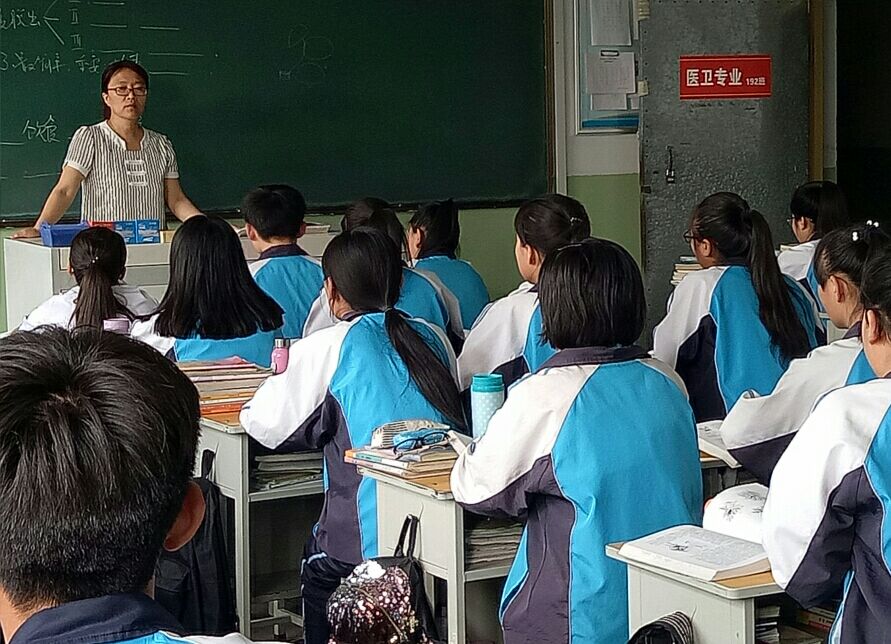 学校简介 profile   晋中市职业中专学校(原榆次一职中)始建于1984年