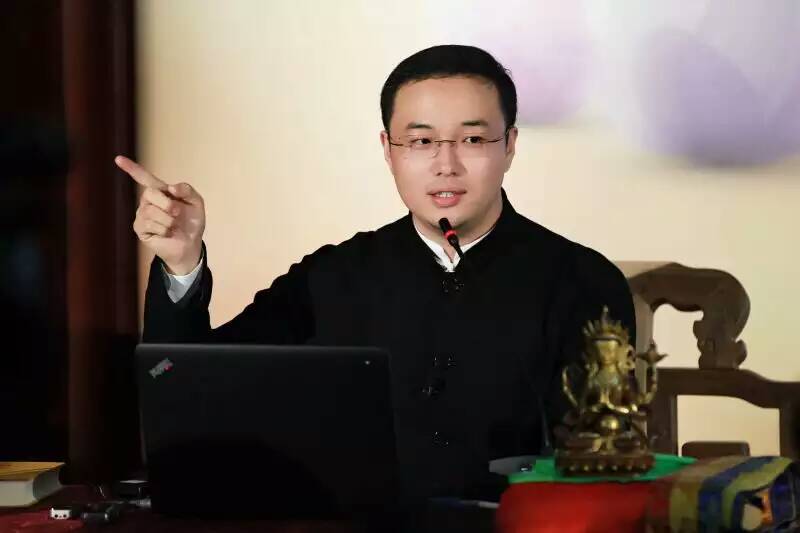 空行母吉尊玛亲任《破瓦法》课程的主讲老师.