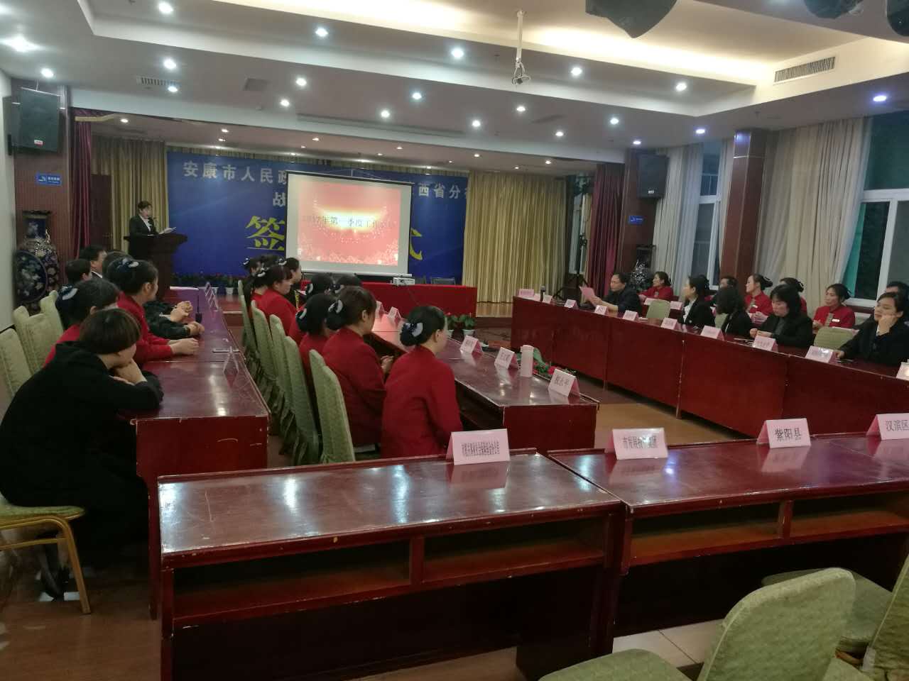 商务伴游_上海商务伴游外围招聘_商务伴游招聘