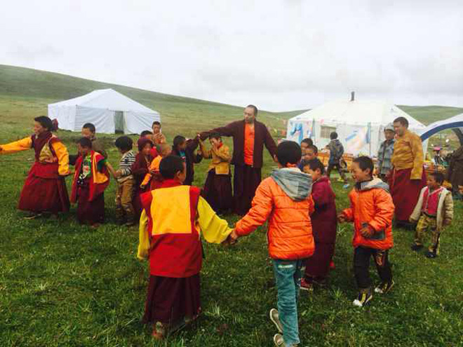 遥唤根本上师---秋央珠扎仁波切