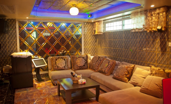 富华型男场，6.22日空降石井