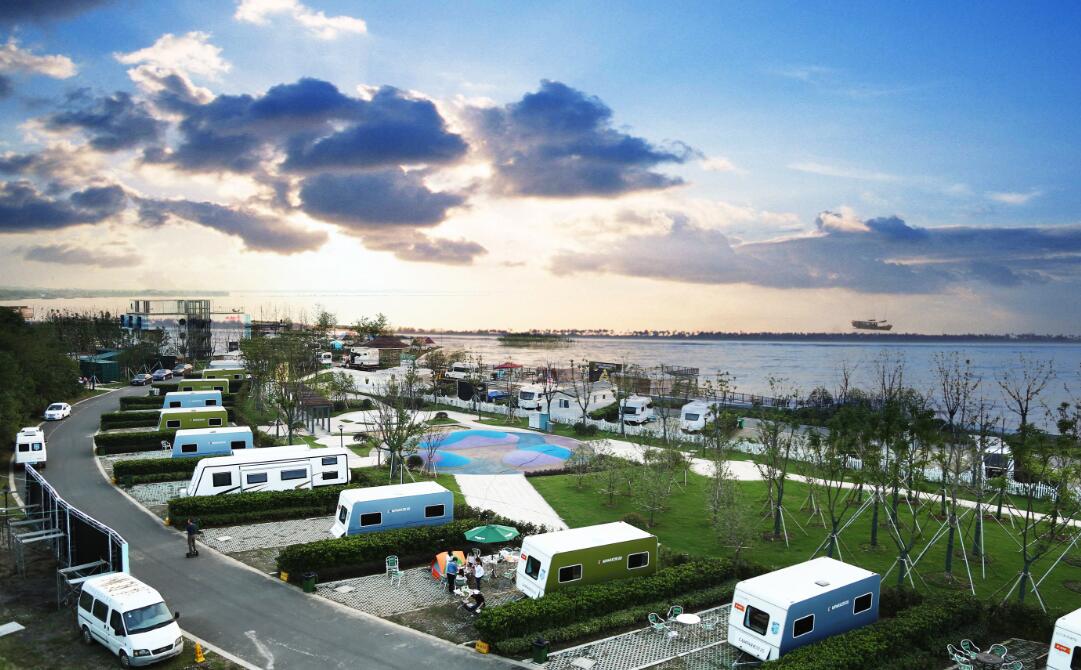 适合做年会的房车公园