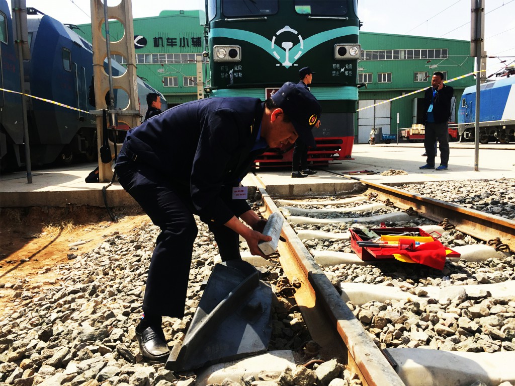 不久的將來,他們將駕馭機車,穿梭在祖國的大江南北,送旅客安全到家