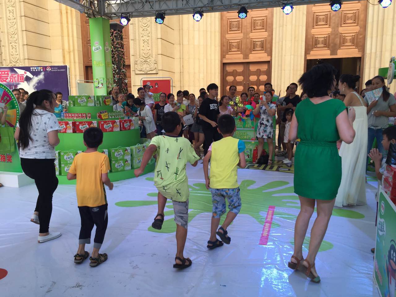 两湖营销总部武汉销售区域伊利优酸乳【乐听乐是你的料】大型路演