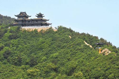 惠山 惠山,坐落于江苏无锡西郊,属于浙江天目山由东向西绵延的支脉,最