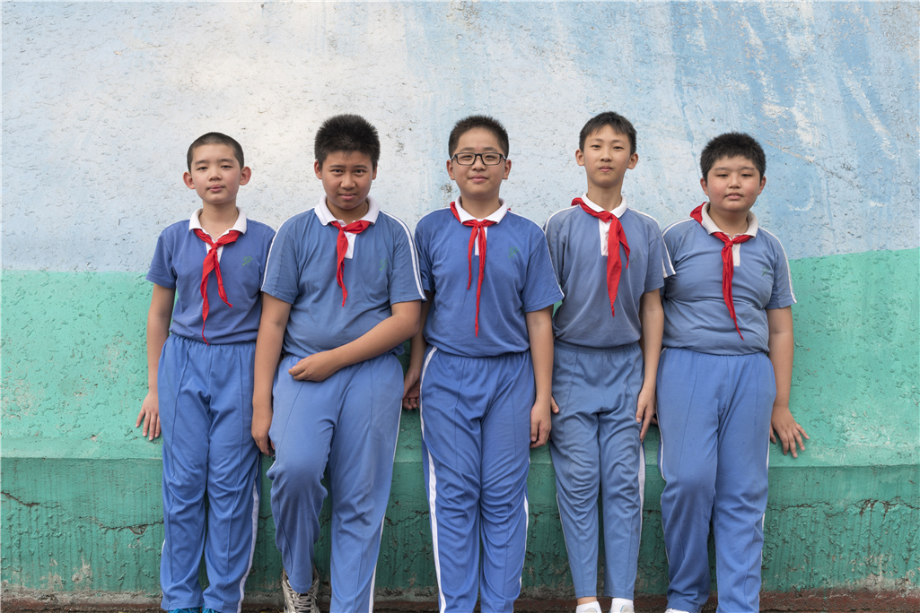 深圳市凤光小学2017届六(2)班毕业留念