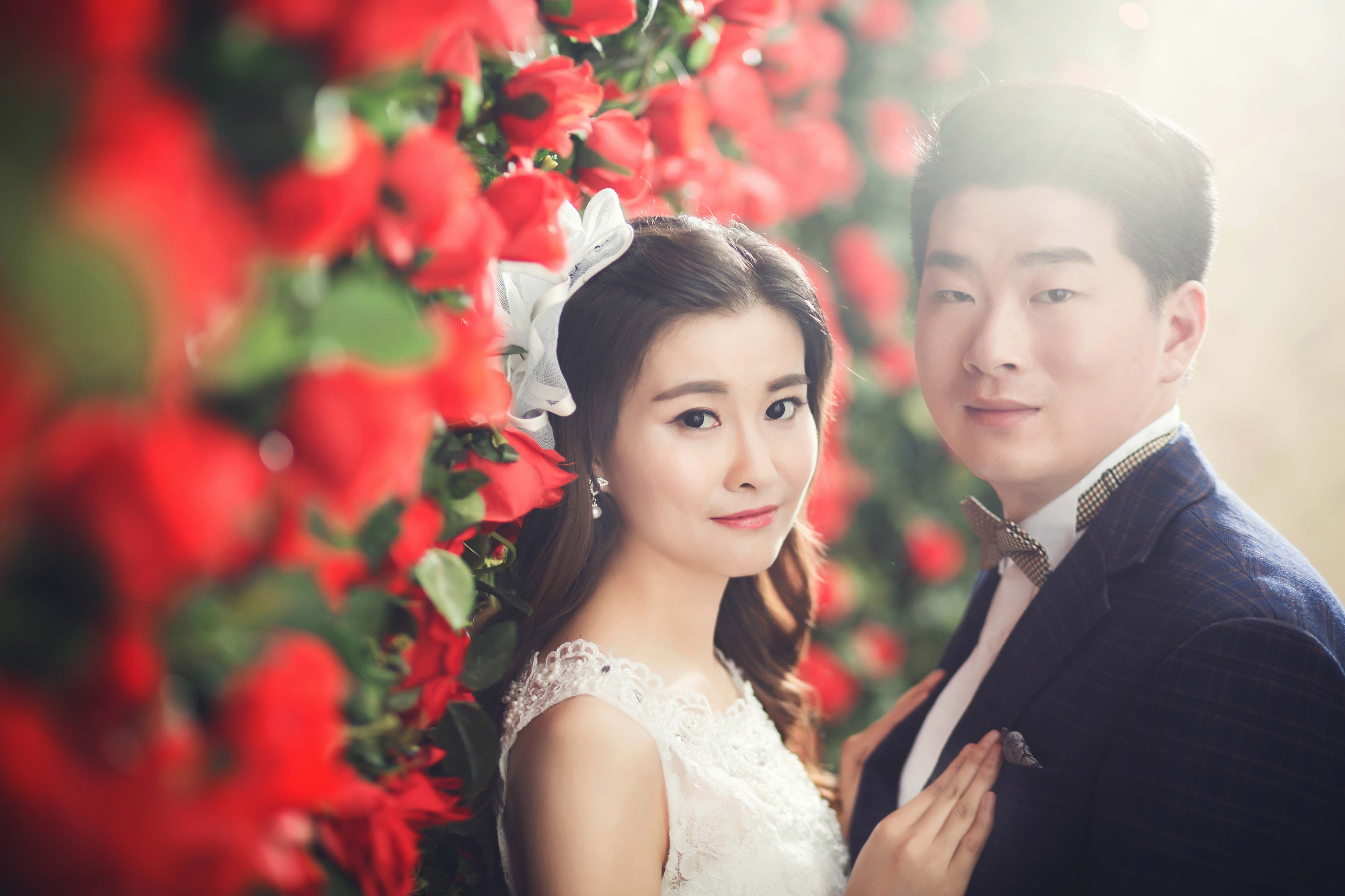 甜蜜婚礼邀请函_微信h5页面免费制作- 兔展h5作品