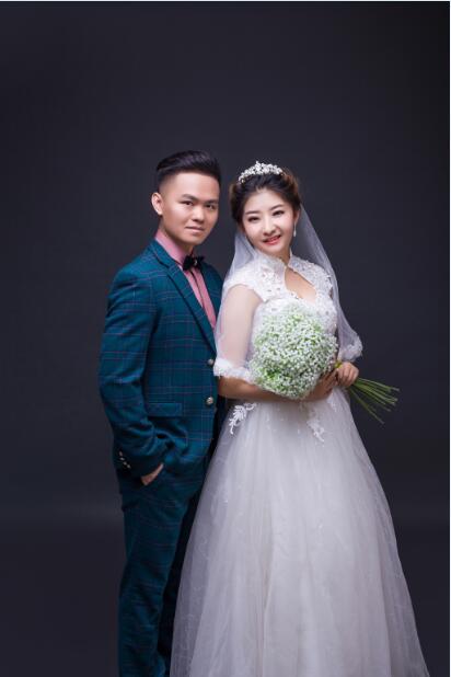 年5月13日12:30时 何泽锋   吕新哲 八一路金鼎轩饭店(伊州金马二楼