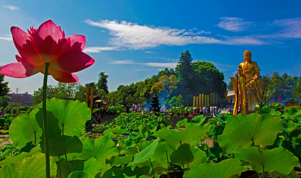 国家aaaa级景区-- 华岩风景区 华岩风景区位于重庆市西南郊九龙坡区