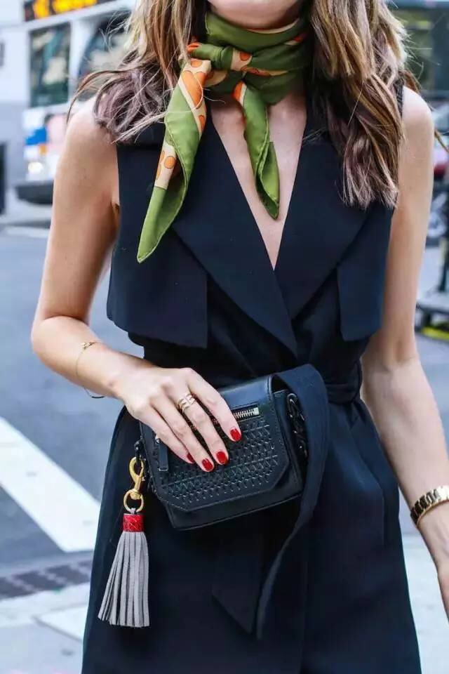 优 美 经典的丝巾系法 是时尚达人 明星,名媛 惯用的系法之一