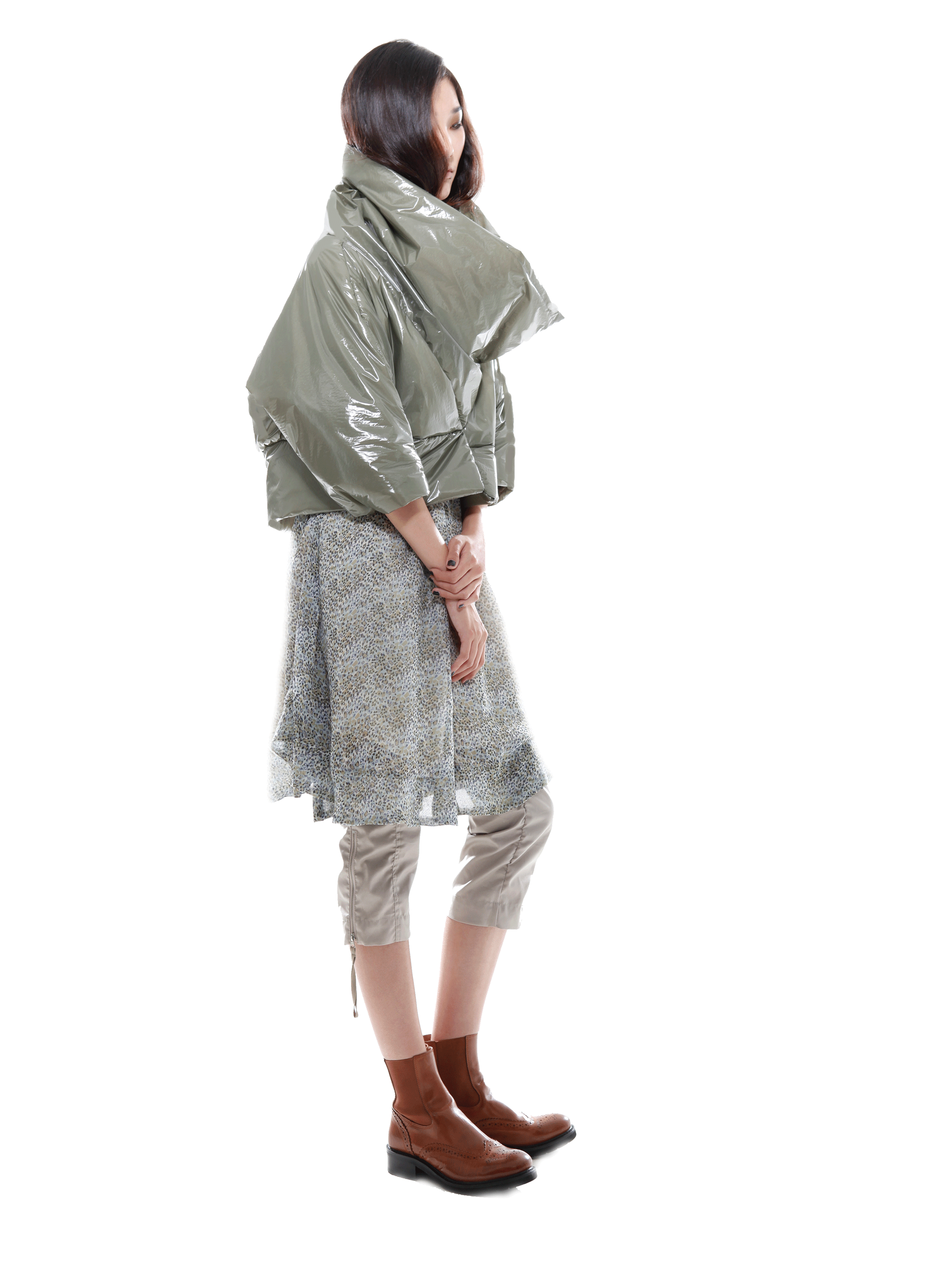 一线女装子苞米到店蜜塘2000件,全部一折!