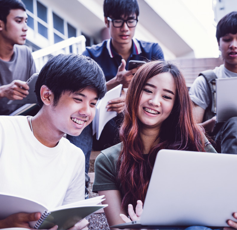 香港副学士直升大学三年级计划开启啦！